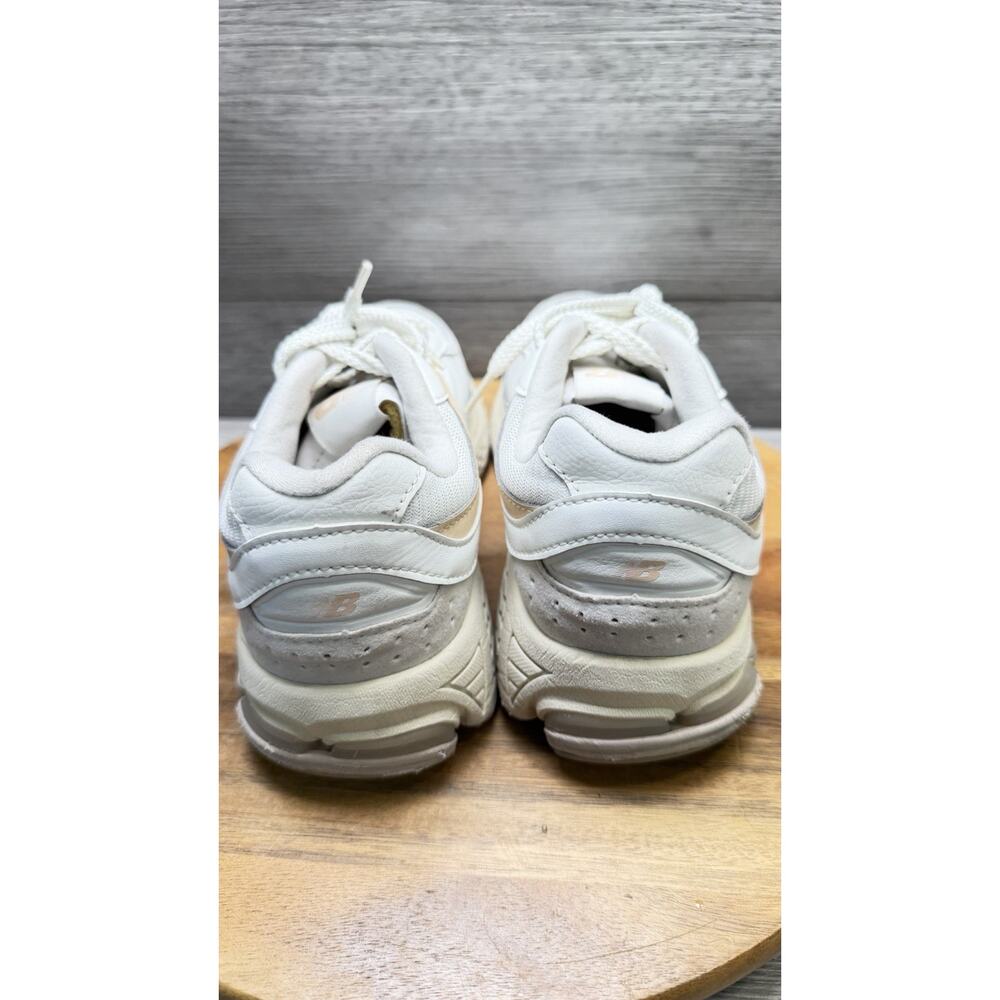 New Balance 2002R. White. Men’s Size 7 - Picture 6 of 10